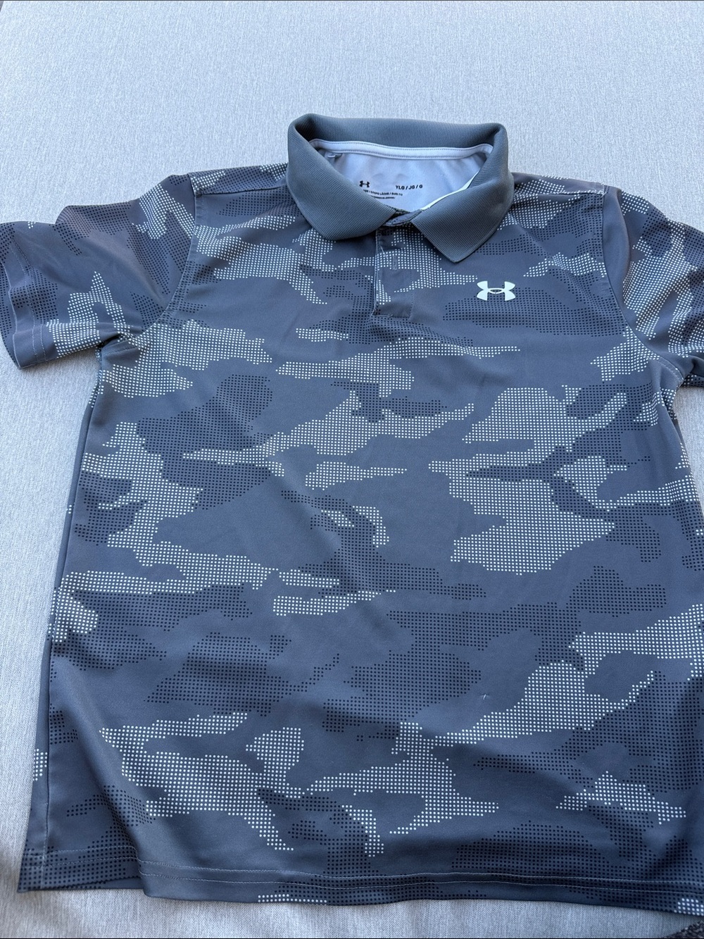 Under Armour Men’s Charcoal Gray Camo Polo